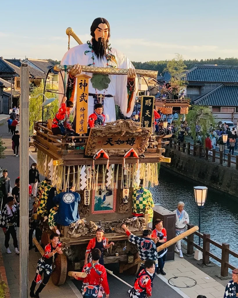 リビング咲楽2階から見る佐原の大祭秋祭り仲川岸の山車