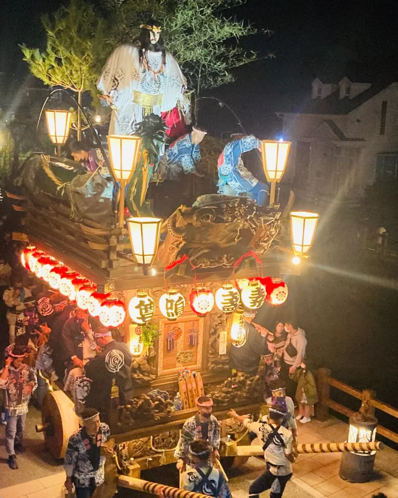 リビング咲楽2階から見る佐原の大祭秋祭り下川岸の山車