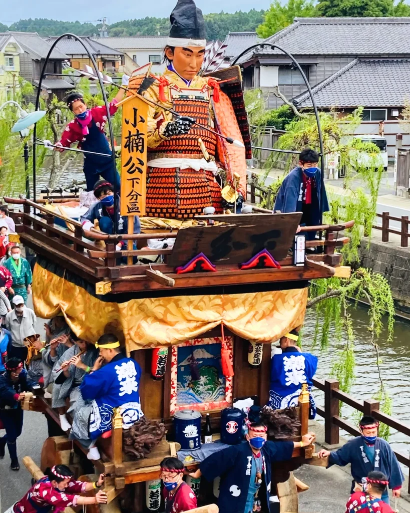 リビング咲楽2階から見る佐原の大祭秋祭り下分の山車